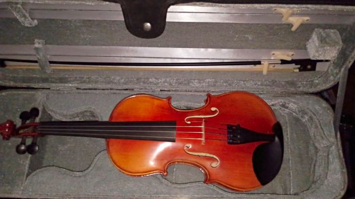 Aberto Vitali 4/4 Violin Outfit - excellent condition (from Schmidt's Music)