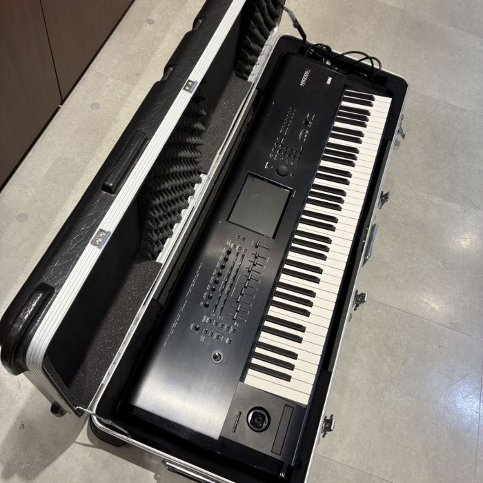 KORG KRONOS X 73-Key Synthesizer Workstation RH3 Action Keyboard - Used w/ Case
