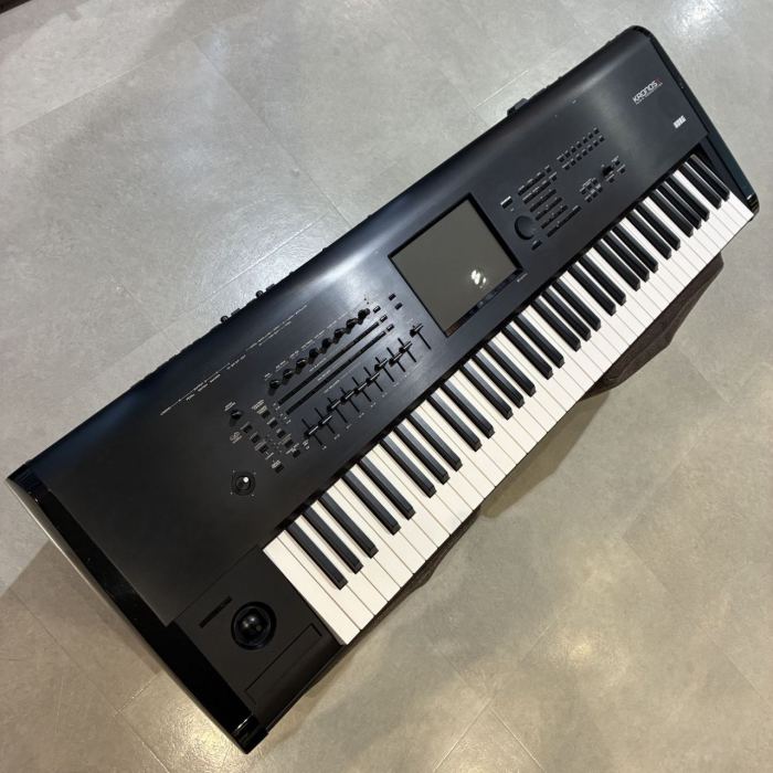 KORG KRONOS X 73-Key Synthesizer Workstation RH3 Action Keyboard - Used w/ Case
