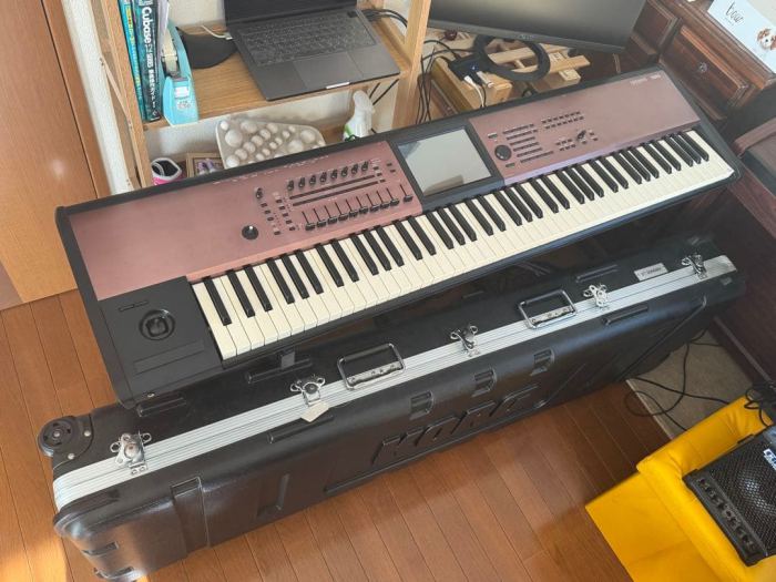 KORG KRONOS LS 88 keys Synthesizer Workstation