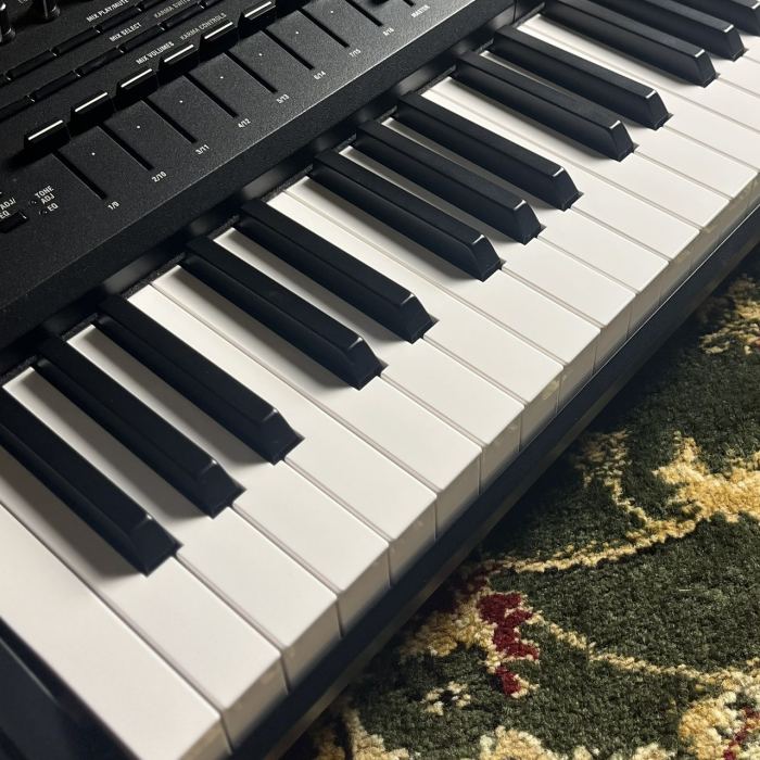 Korg Kronos 3 73 Music Workstation Keyboard