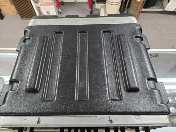 Vintage Ampeg B4 Bass Guitar Amplifier Rack Mount With Case.