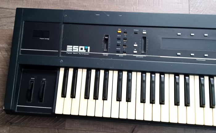 ENSONIQ ESQ-1 Analog/Digital Polyphonic Synthesizer Workstation - Vintage Sound!