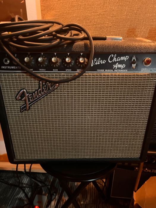 Vintage 1966 Fender Vibro-Champ Tube Guitar Combo Amp. Works great.