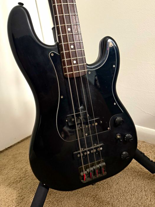 Fender Japanese Vintage 1980’s Jazz Bass Special RH Bass w/ Blacked Out neck