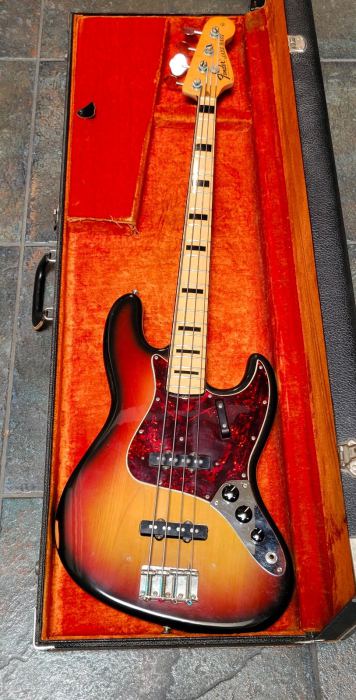 VINTAGE 1973 FENDER JAZZ BASS w/ CASE - 100% ORIGINAL -73 J USA guitar 70s 1970s