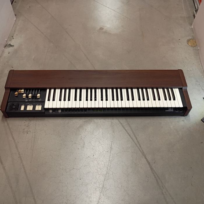 🎹 Hammond XB-2 Vintage Drawbar Organ – TESTED & WORKING