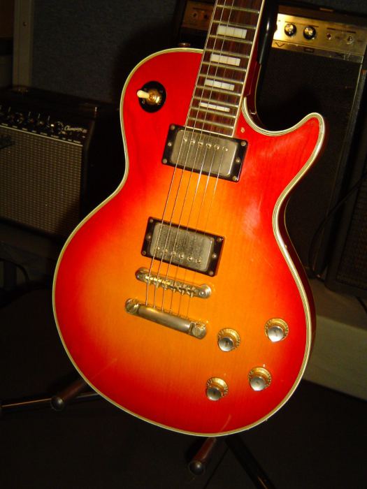 ARIA Electric Guitar Rare Vintage 1970's Made in Japan Les Paul Copy with Case