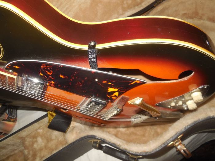 Vintage GUYATONE SG-12T Hollowbody Electric Guitar Made in Japan/ Whammy Bar