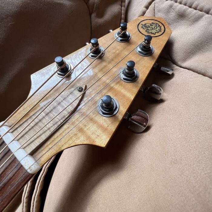 Rick Turner Renaissance guitar in mint condition