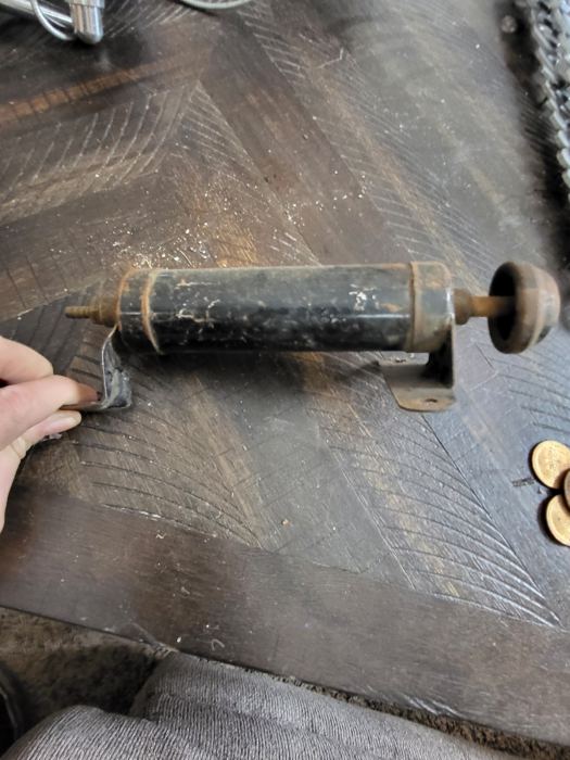 VINTAGE ANTIQUE FUEL TANK PRESSURE DASH HAND PUMP SCTA TROG HOTROD FLATHEAD RAT.