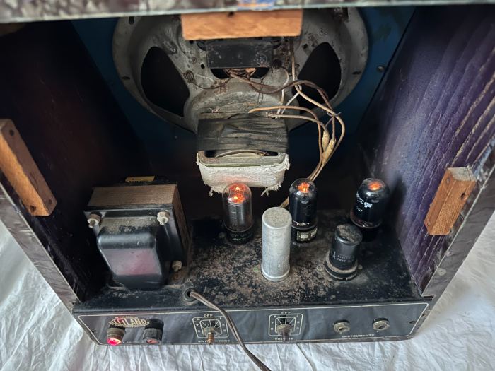 RARE VINTAGE LEILANI VACUUM TUBE AMP 6N6C (6V6) GUITAR TUBE AMPLIFIER