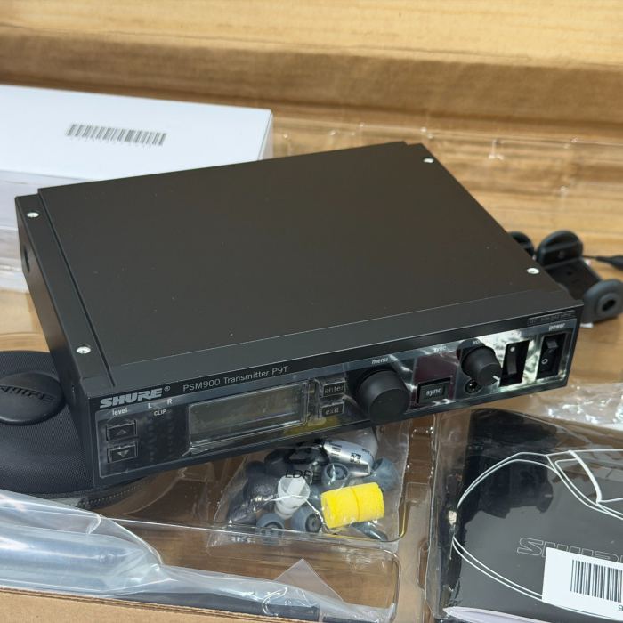 Shure PSM 900 Personal Monitor System Wireless P9TRA+425CL-G7 with Earphones