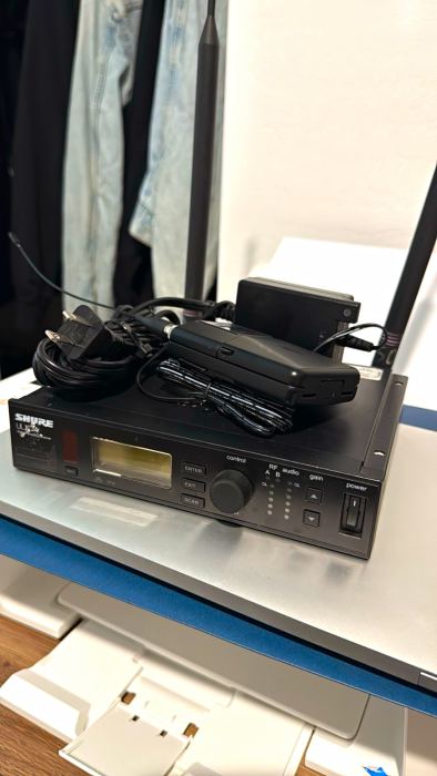 Shure ULXD4 Wireless system v50